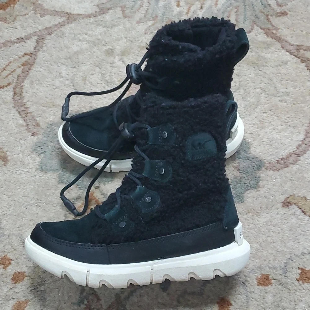Sorel Explorer Cozy Boot youth faux shearling